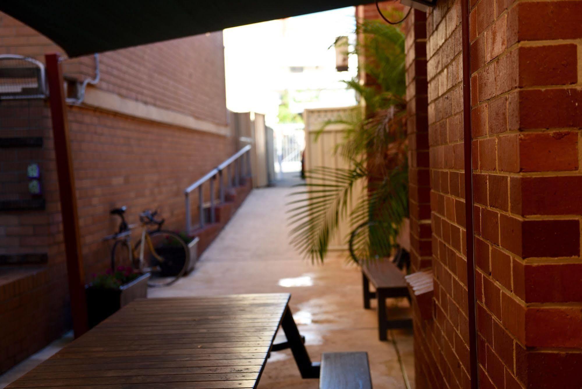 The Emperors Crown Hostel Perth Exteriér fotografie
